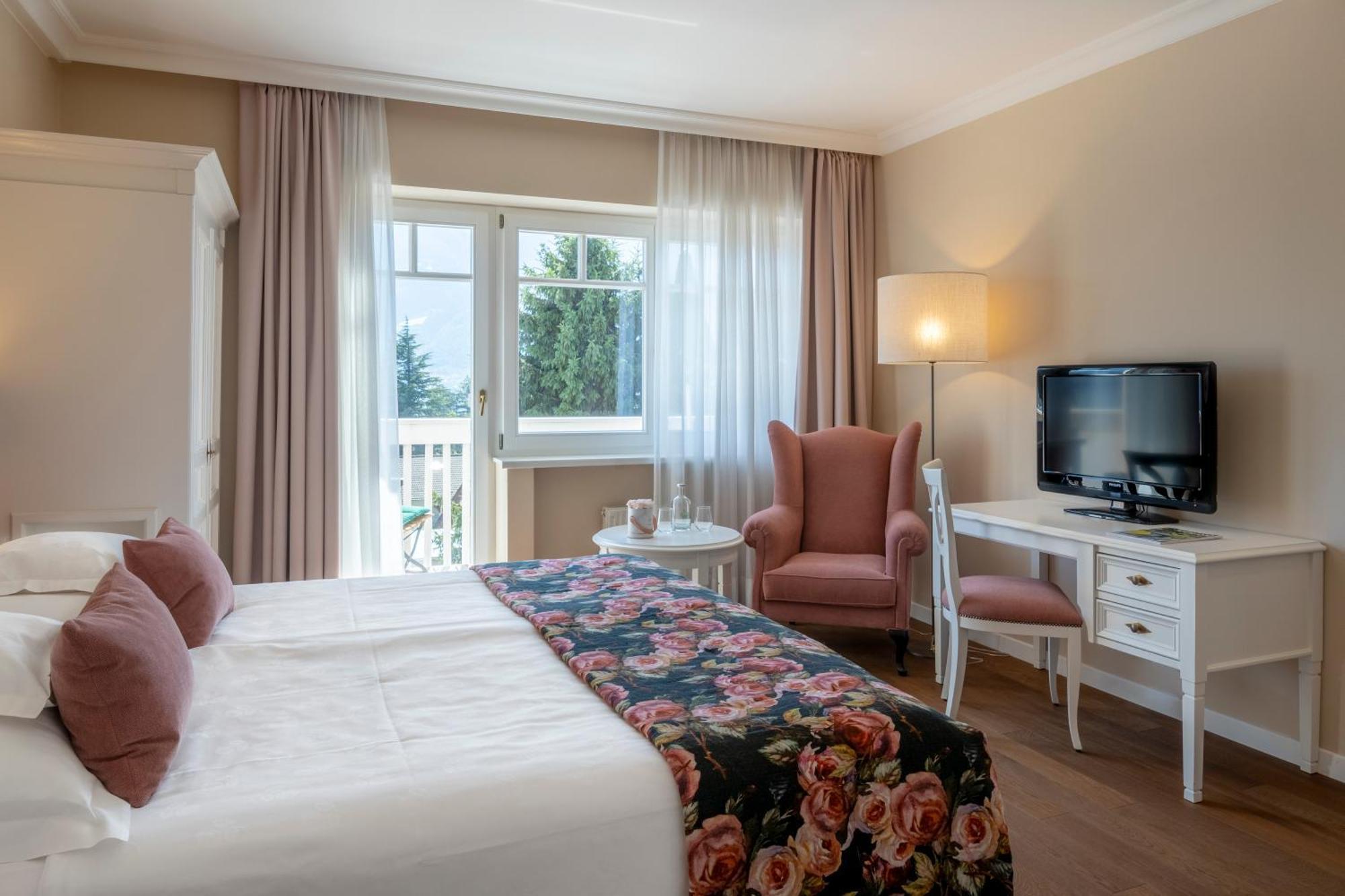 Hotel Pienzenau Am Schlosspark Merano Eksteriør billede